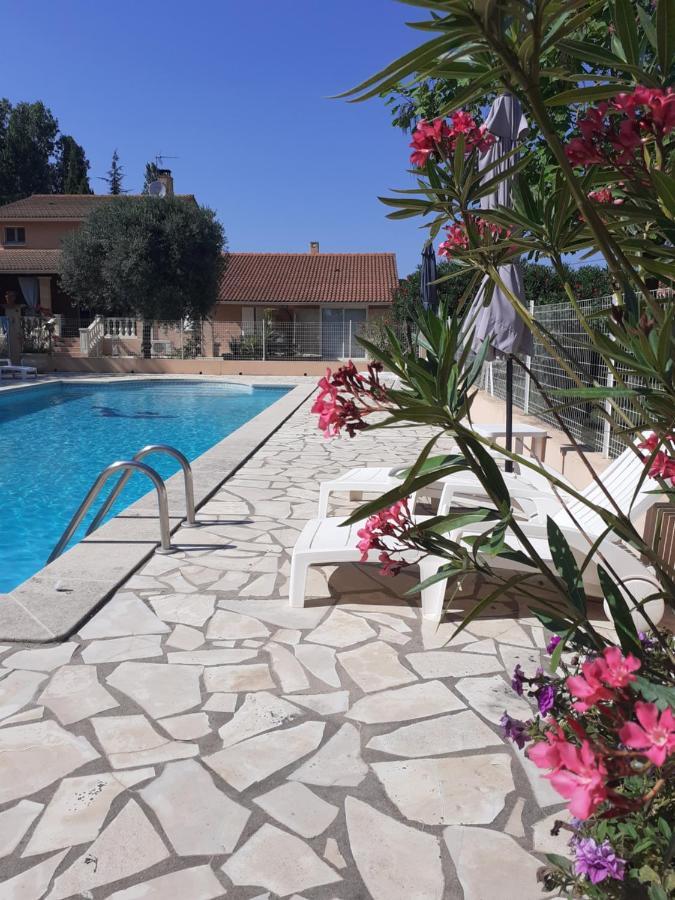 B&B Et Gite D'Ayran Saint-Quentin-la-Poterie Ngoại thất bức ảnh