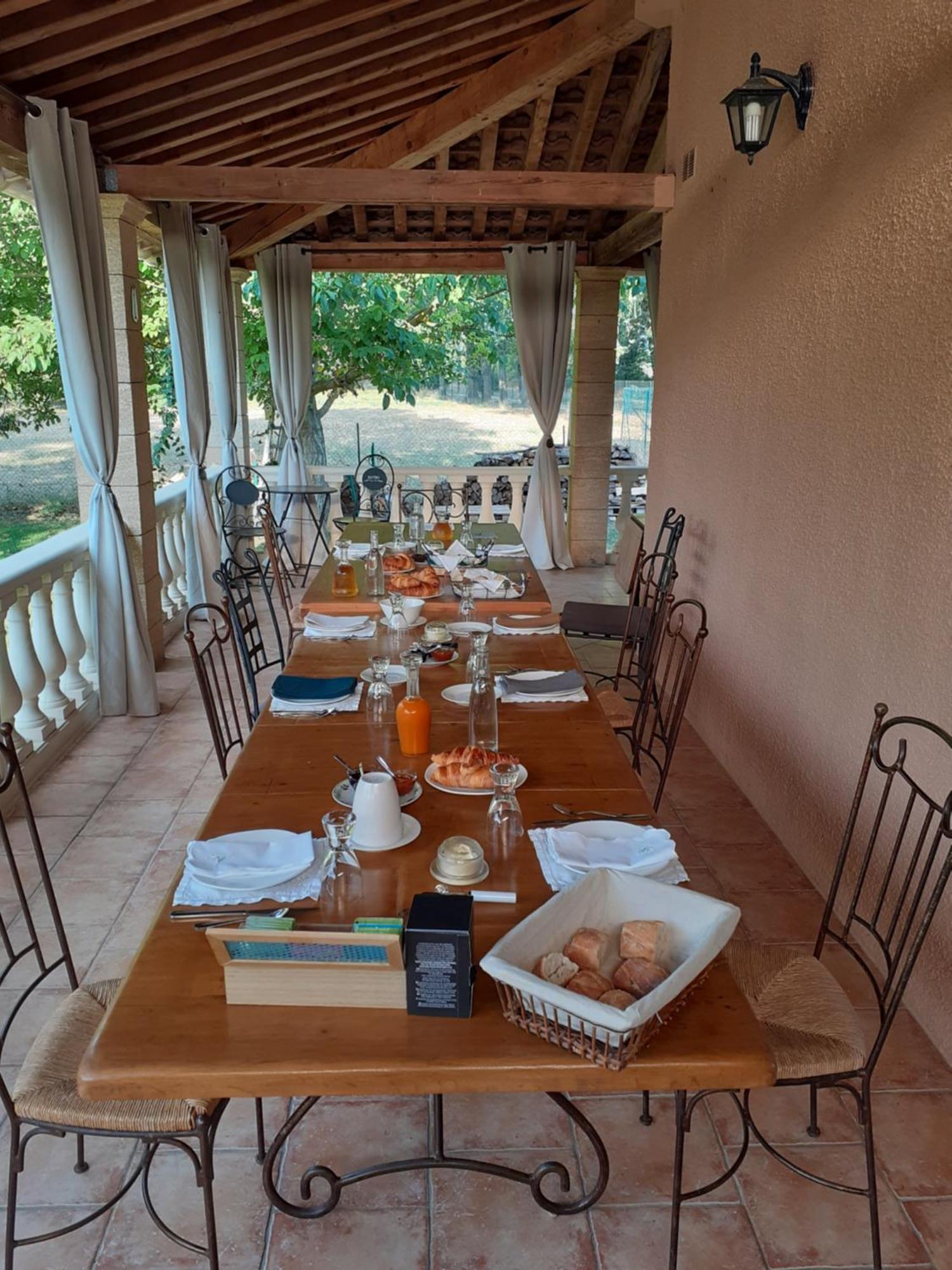 B&B Et Gite D'Ayran Saint-Quentin-la-Poterie Ngoại thất bức ảnh