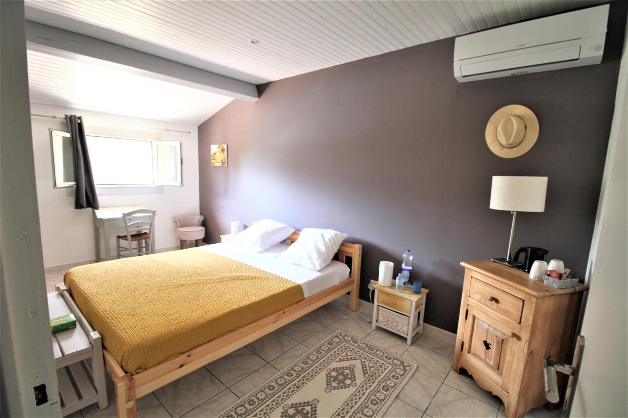 B&B Et Gite D'Ayran Saint-Quentin-la-Poterie Ngoại thất bức ảnh